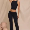 Hollis Mid-Rise Straight Leg Trousers in Black