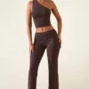 Hollis Mid-Rise Straight-Leg Trousers in Chocolate Brown