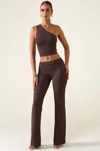 Hollis Mid-Rise Straight-Leg Trousers in Chocolate Brown