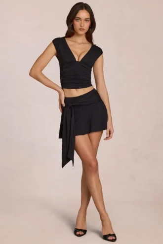 Evelique Mid-Rise Skort in Black