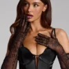 Poe Lace Gloves in Black