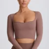Soft Active Sweetheart-Neck Crop Top in Mocha