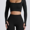 Super Sculpt Seamless Long-Sleeve Crop Top in Black