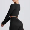 Super Sculpt Seamless Long-Sleeve Crop Top in Black