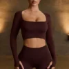 Super Sculpt Seamless Long-Sleeve Crop Top in Chocolate