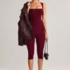 Suri Modal Mid-Rise Capri Leggings in Wine