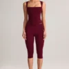 Suri Modal Mid-Rise Capri Leggings in Wine
