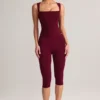 Suri Modal Mid-Rise Capri Leggings in Wine