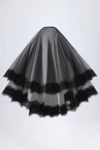 Trixie Lace-Trim Veil in Black